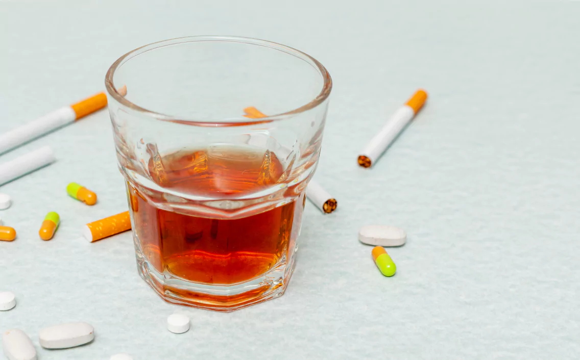 The Risks of Mixing Dramamine and Alcohol Reframe app